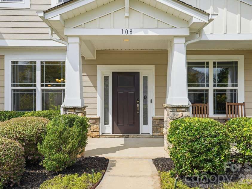 108 Heron Cove Loop, Mooresville, NC 28117.  MLS# CAR4427585, YatesRealty ID 20457. 
