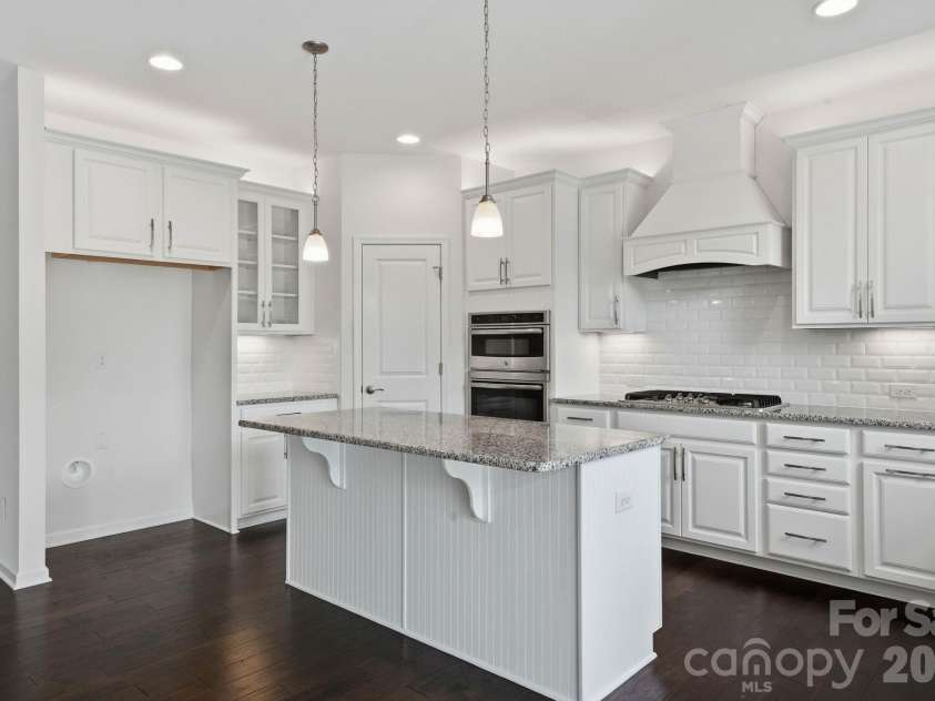 108 Heron Cove Loop, Mooresville, NC 28117.  MLS# CAR4427585, YatesRealty ID 20457. 