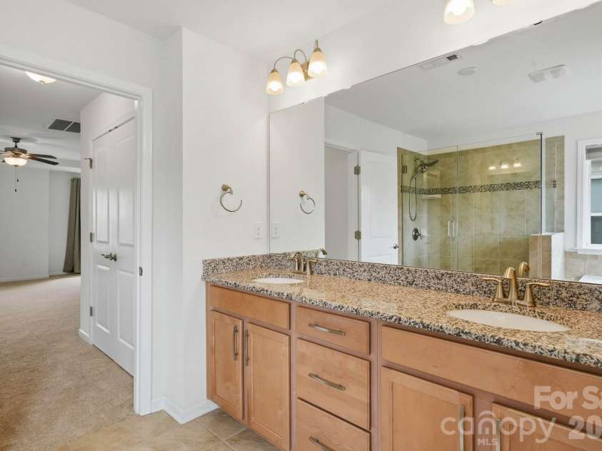 108 Heron Cove Loop, Mooresville, NC 28117.  MLS# CAR4427585, YatesRealty ID 20457. 