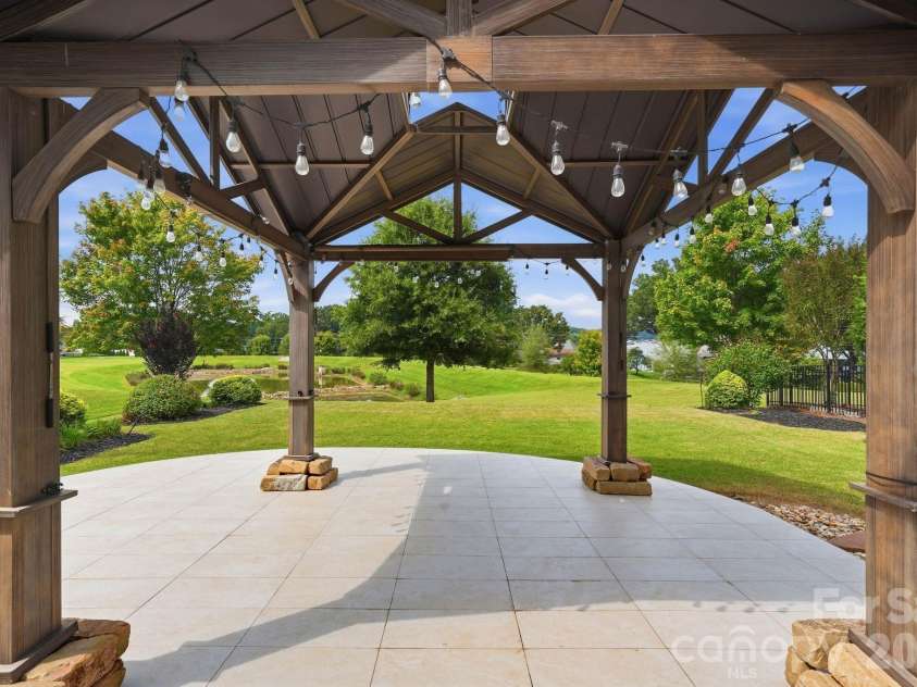 108 Heron Cove Loop, Mooresville, NC 28117.  MLS# CAR4427585, YatesRealty ID 20457. 