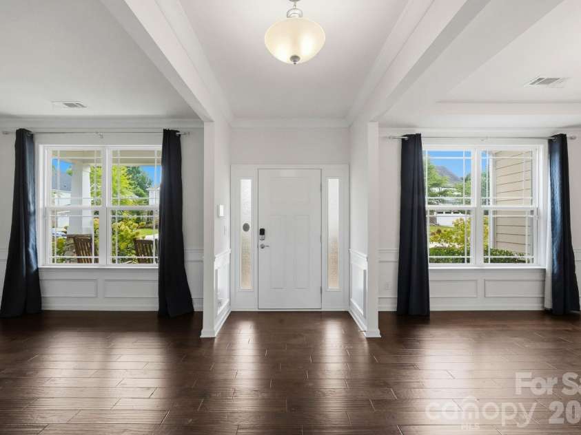 108 Heron Cove Loop, Mooresville, NC 28117.  MLS# CAR4427585, YatesRealty ID 20457. Foyer