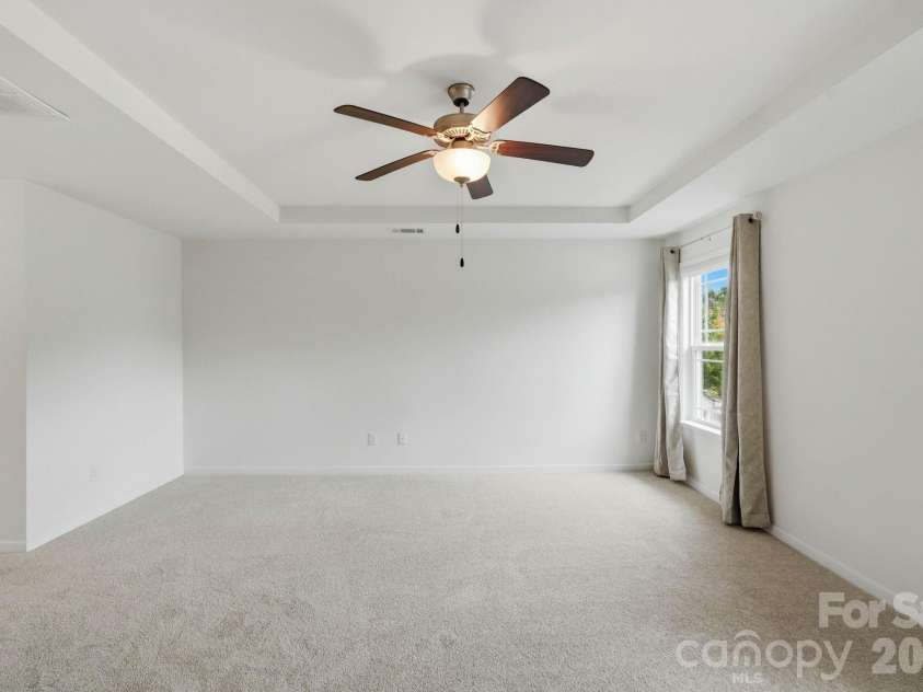 108 Heron Cove Loop, Mooresville, NC 28117.  MLS# CAR4427585, YatesRealty ID 20457. Large open space with ample wall  space to anchor furniture