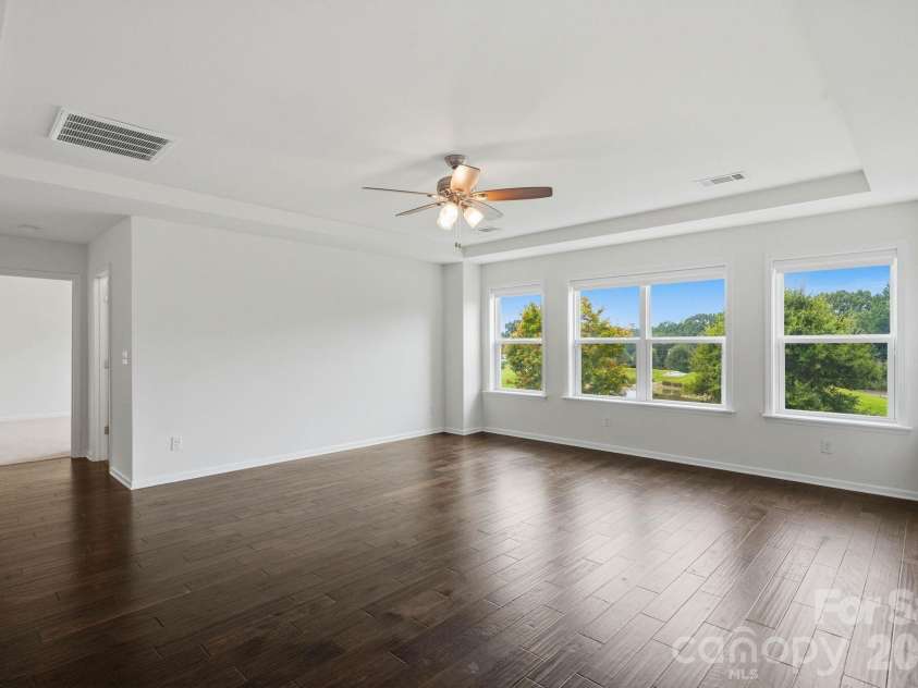 108 Heron Cove Loop, Mooresville, NC 28117.  MLS# CAR4427585, YatesRealty ID 20457. Loft/Bonus Room