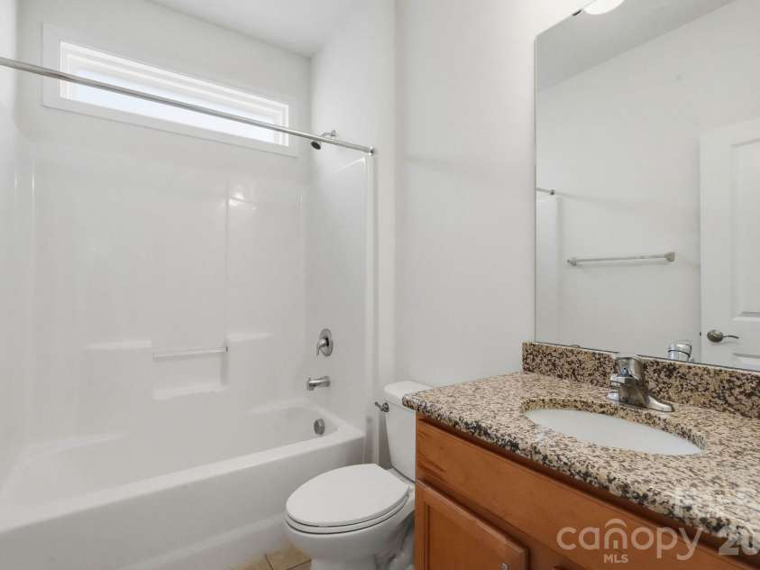 108 Heron Cove Loop, Mooresville, NC 28117.  MLS# CAR4427585, YatesRealty ID 20457. Main Level Full Bath