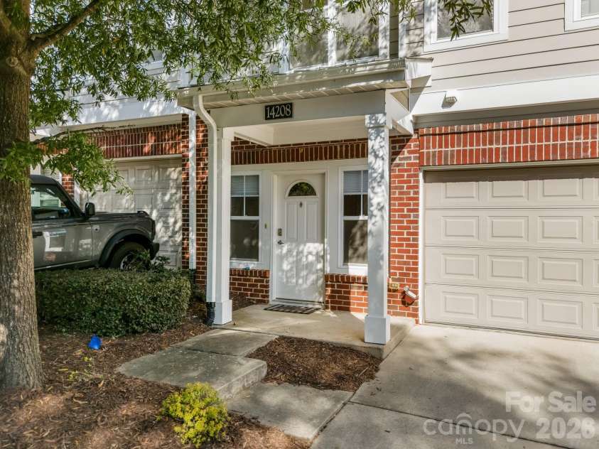 14208 Castle Abbey Lane, Charlotte, NC 28277.  MLS# CAR4430141, YatesRealty ID 20458. 