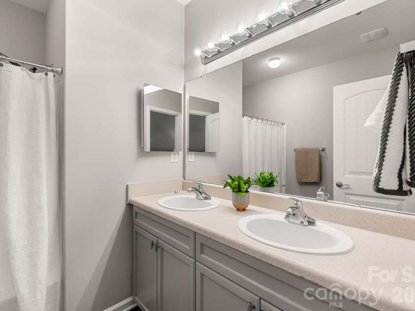 14208 Castle Abbey Lane, Charlotte, NC 28277.  MLS# CAR4430141, YatesRealty ID 20458. 