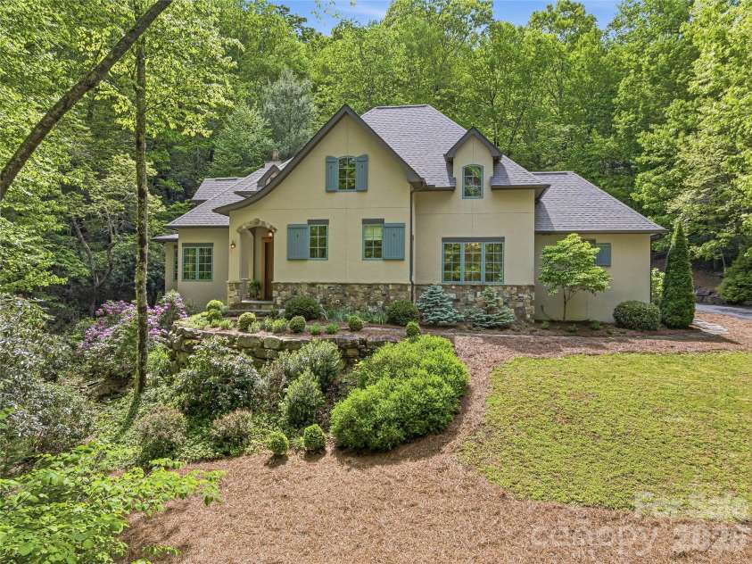 732 Streamside Drive, Arden, NC 28704.  MLS# CAR4366321, YatesRealty ID 20459. 