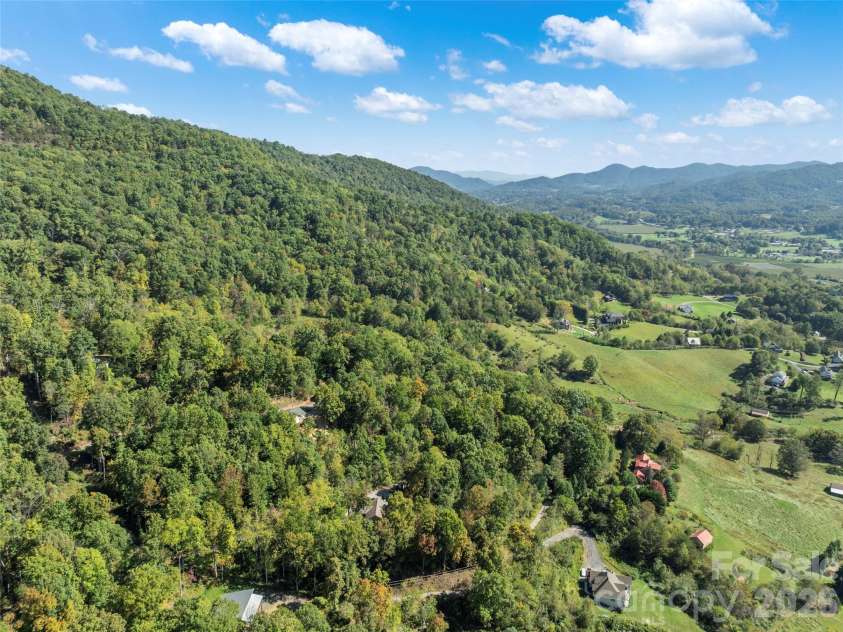 88 Brown Bear Way, Waynesville, NC 28786.  MLS# CAR4307371, YatesRealty ID 2046. 