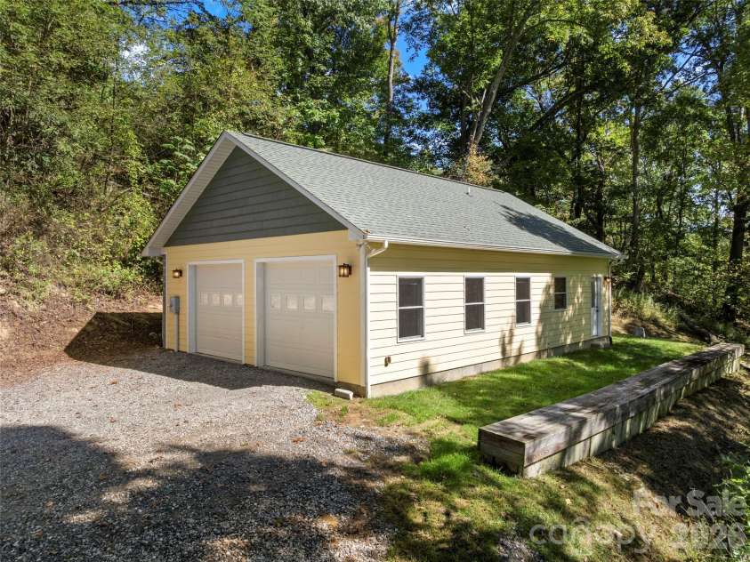 88 Brown Bear Way, Waynesville, NC 28786.  MLS# CAR4307371, YatesRealty ID 2046. 