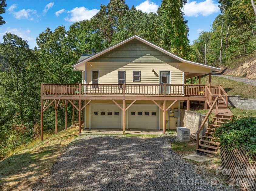 88 Brown Bear Way, Waynesville, NC 28786.  MLS# CAR4307371, YatesRealty ID 2046. 