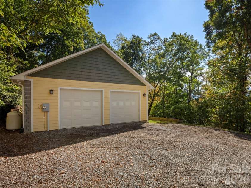 88 Brown Bear Way, Waynesville, NC 28786.  MLS# CAR4307371, YatesRealty ID 2046. Detached Additional Garage