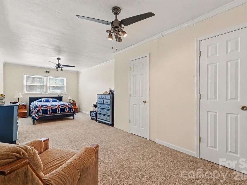1339 Carmen Lane, Gastonia, NC 28054.  MLS# CAR4392619, YatesRealty ID 20460. 