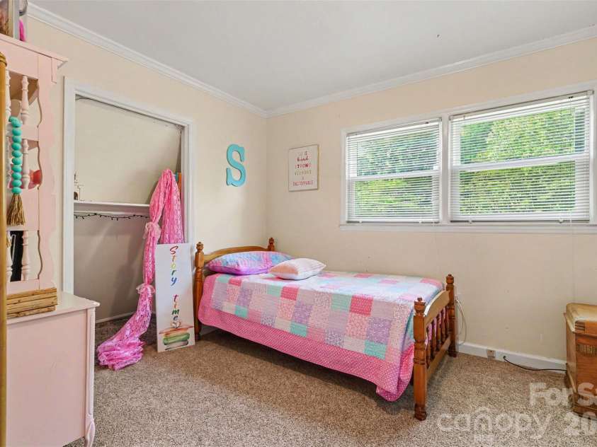 1339 Carmen Lane, Gastonia, NC 28054.  MLS# CAR4392619, YatesRealty ID 20460. 
