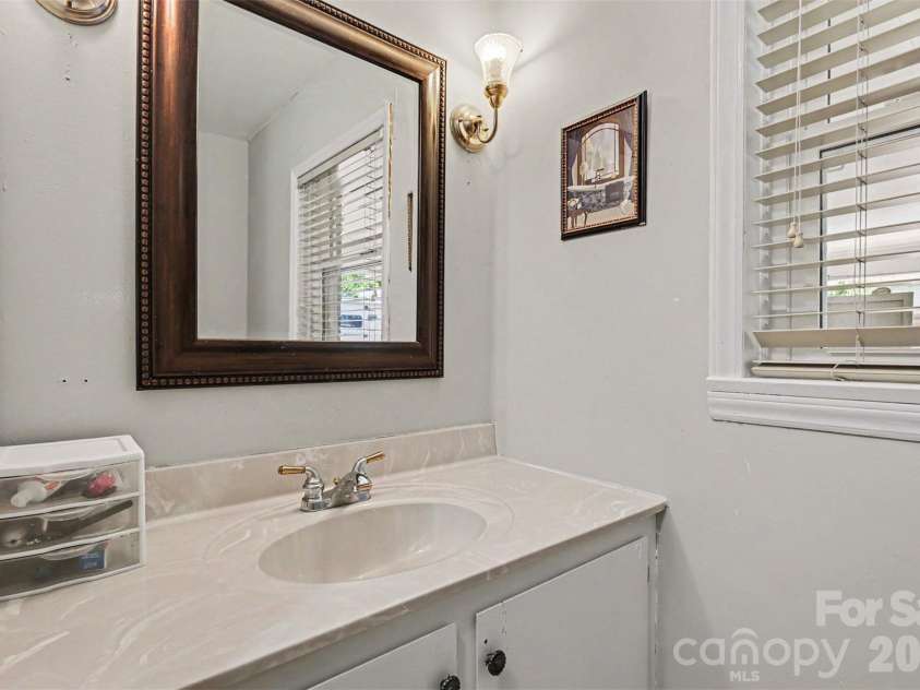 1339 Carmen Lane, Gastonia, NC 28054.  MLS# CAR4392619, YatesRealty ID 20460. 