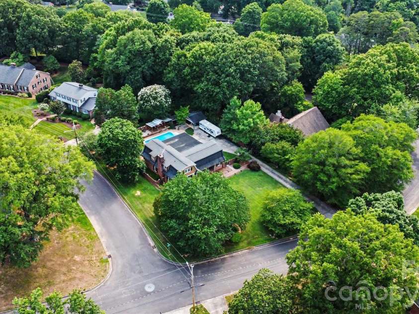 1339 Carmen Lane, Gastonia, NC 28054.  MLS# CAR4392619, YatesRealty ID 20460. 