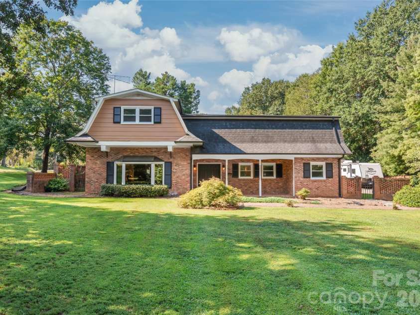 1339 Carmen Lane, Gastonia, NC 28054.  MLS# CAR4419976, YatesRealty ID 20460. 