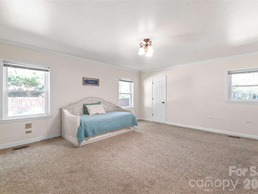 1339 Carmen Lane, Gastonia, NC 28054.  MLS# CAR4419976, YatesRealty ID 20460. 