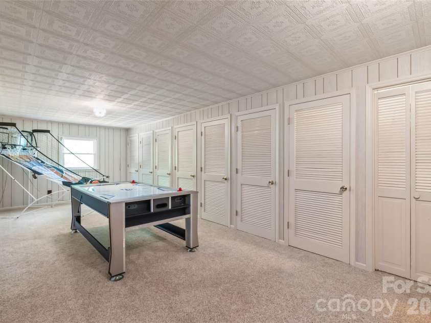 1339 Carmen Lane, Gastonia, NC 28054.  MLS# CAR4419976, YatesRealty ID 20460. 