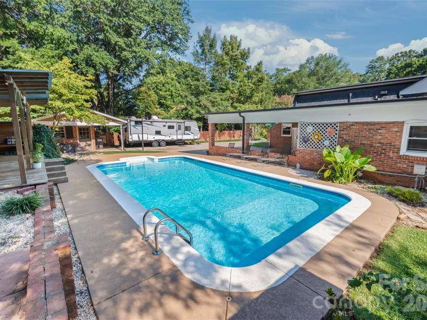 1339 Carmen Lane, Gastonia, NC 28054.  MLS# CAR4419976, YatesRealty ID 20460. 