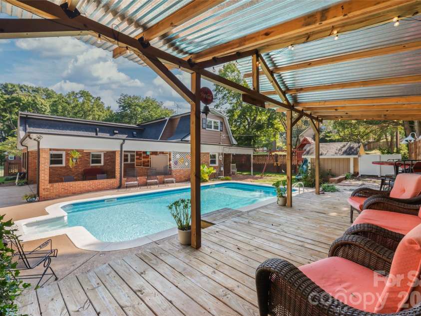 1339 Carmen Lane, Gastonia, NC 28054.  MLS# CAR4419976, YatesRealty ID 20460. 