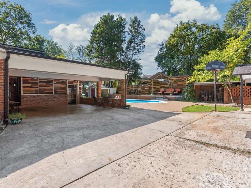 1339 Carmen Lane, Gastonia, NC 28054.  MLS# CAR4419976, YatesRealty ID 20460. 