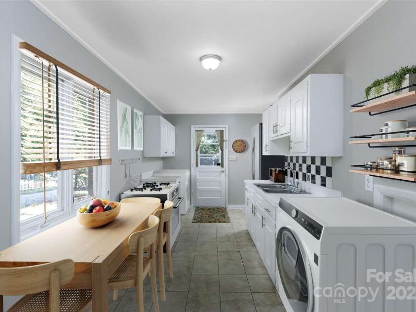 24 19th Street, Hickory, NC 28601.  MLS# CAR4266479, YatesRealty ID 20461. Virtual Staging