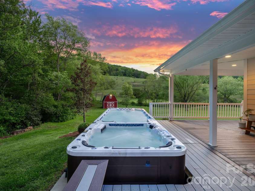 9 Whispering Meadows Drive, Fairview, NC 28730.  MLS# CAR4387504, YatesRealty ID 20461. 