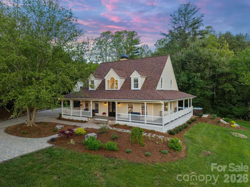 9 Whispering Meadows Drive, Fairview, NC 28730.  MLS# CAR4387504, YatesRealty ID 20461. 