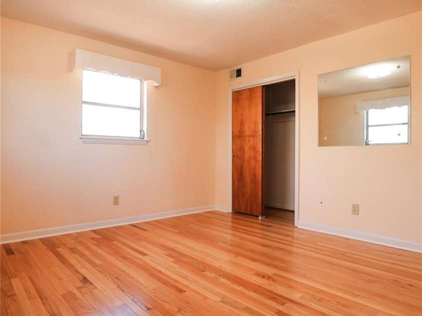 1521 19th Street, Hickory, NC 28602.  MLS# CAR4328330, YatesRealty ID 20462. 