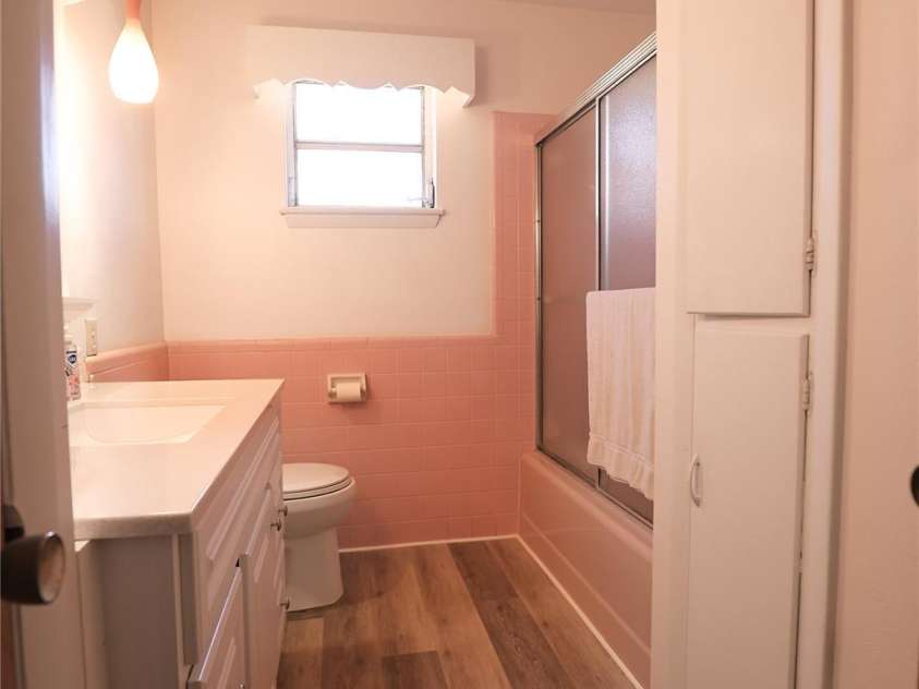 1521 19th Street, Hickory, NC 28602.  MLS# CAR4328330, YatesRealty ID 20462. 