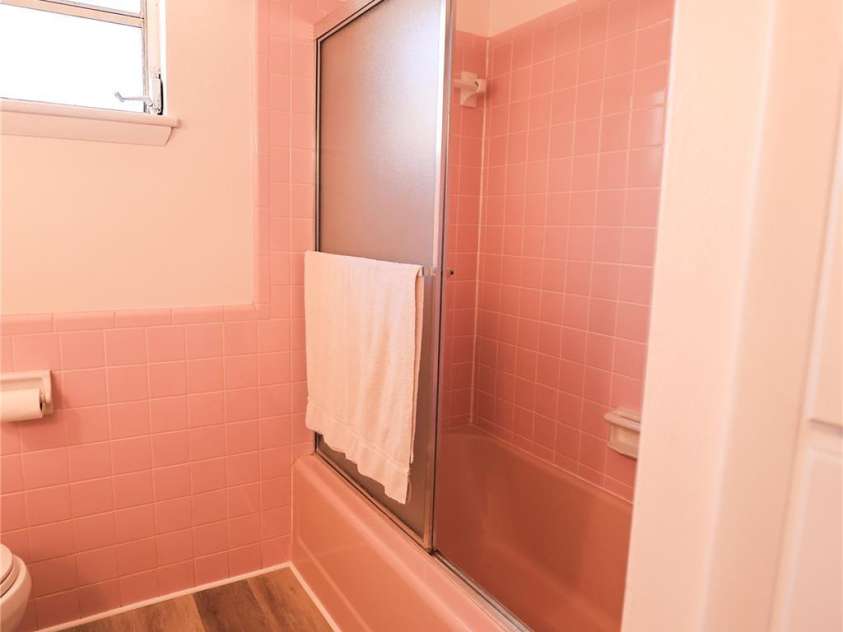 1521 19th Street, Hickory, NC 28602.  MLS# CAR4328330, YatesRealty ID 20462. 