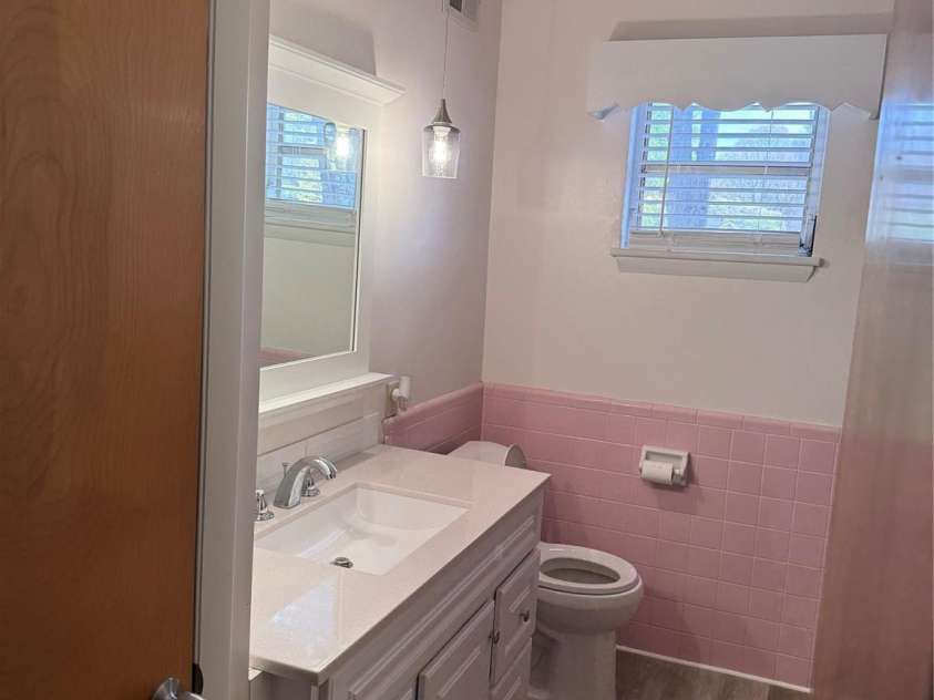 1521 19th Street, Hickory, NC 28602.  MLS# CAR4328330, YatesRealty ID 20462. 