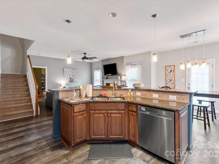 3216 Bridgewick Road, Waxhaw, NC 28173.  MLS# CAR4223105, YatesRealty ID 20462. 