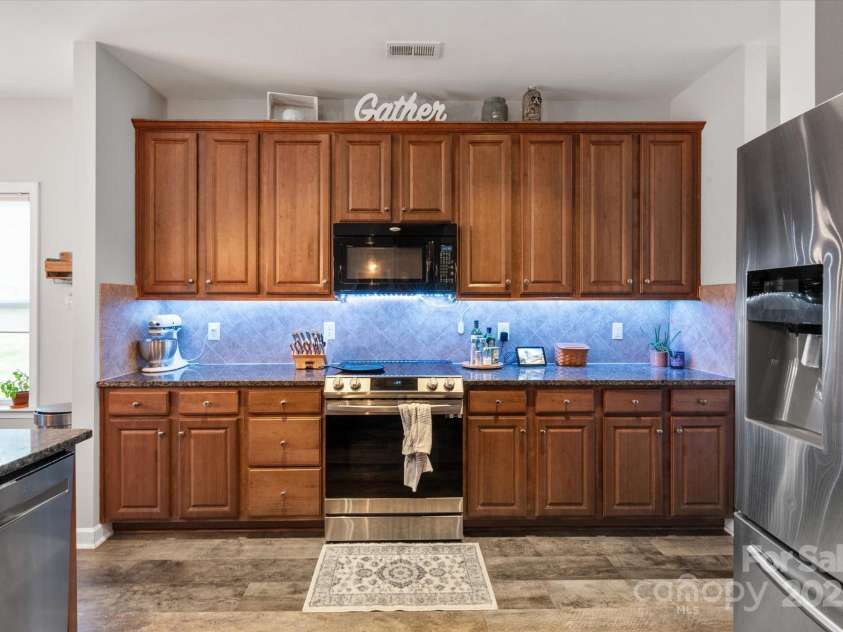 3216 Bridgewick Road, Waxhaw, NC 28173.  MLS# CAR4223105, YatesRealty ID 20462. 