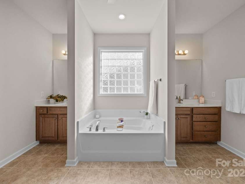 3216 Bridgewick Road, Waxhaw, NC 28173.  MLS# CAR4324809, YatesRealty ID 20462. 