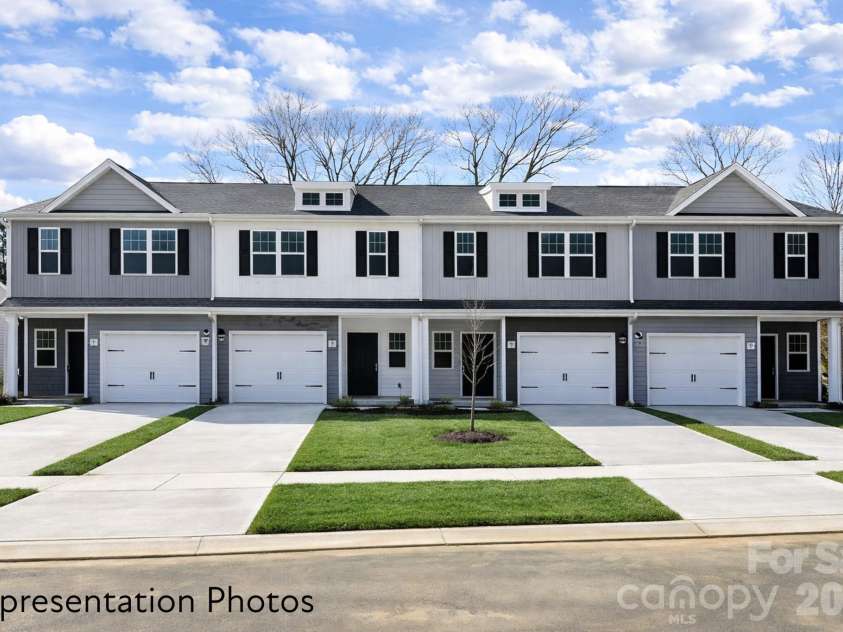 3114 Aberleaf Lane, Charlotte, NC 28227.  MLS# CAR4398139, YatesRealty ID 20463. 