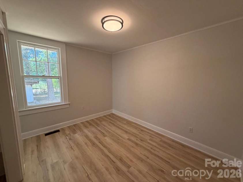 1431 3rd Street Place, Hickory, NC 28601.  MLS# CAR4372939, YatesRealty ID 20464. 