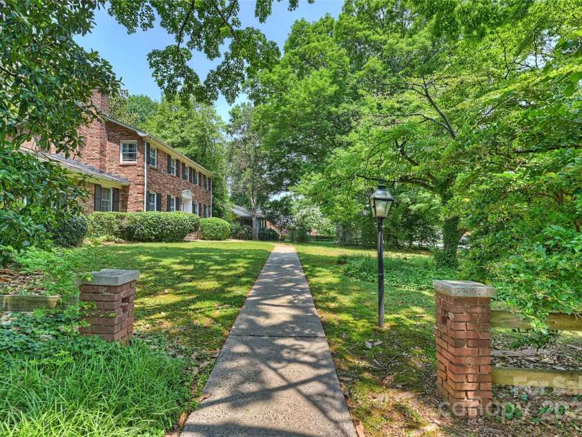 6434 Sardis Road, Charlotte, NC 28270.  MLS# CAR4267166, YatesRealty ID 20464. 