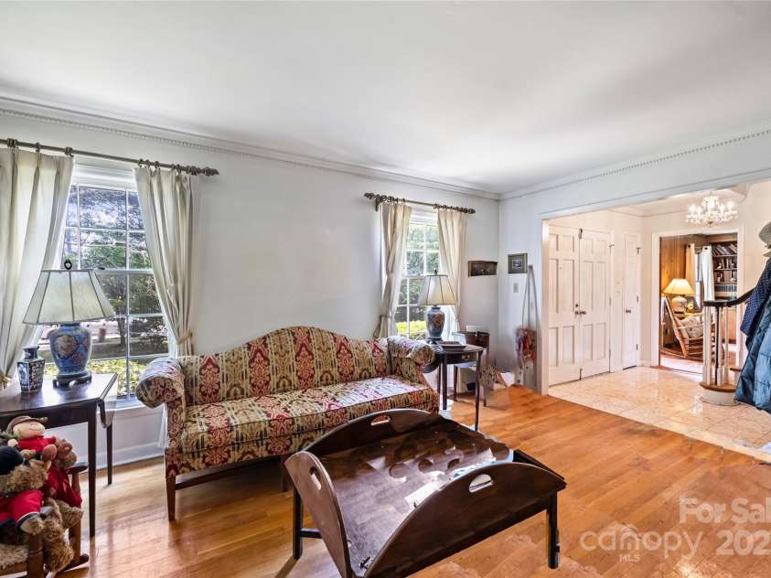 6434 Sardis Road, Charlotte, NC 28270.  MLS# CAR4267166, YatesRealty ID 20464. 