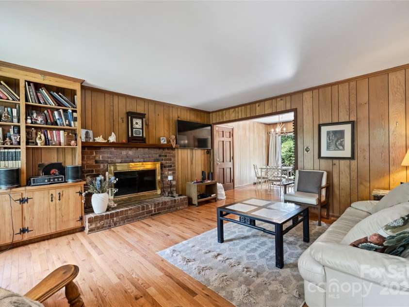 6434 Sardis Road, Charlotte, NC 28270.  MLS# CAR4267166, YatesRealty ID 20464. 