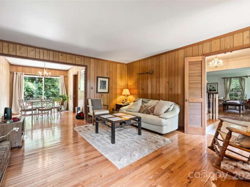 6434 Sardis Road, Charlotte, NC 28270.  MLS# CAR4267166, YatesRealty ID 20464. 