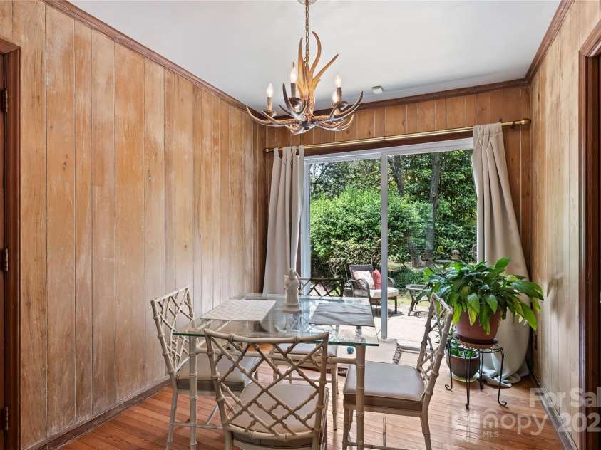 6434 Sardis Road, Charlotte, NC 28270.  MLS# CAR4267166, YatesRealty ID 20464. 