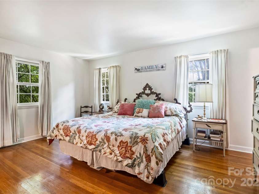6434 Sardis Road, Charlotte, NC 28270.  MLS# CAR4267166, YatesRealty ID 20464. 