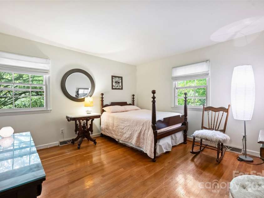 6434 Sardis Road, Charlotte, NC 28270.  MLS# CAR4267166, YatesRealty ID 20464. 