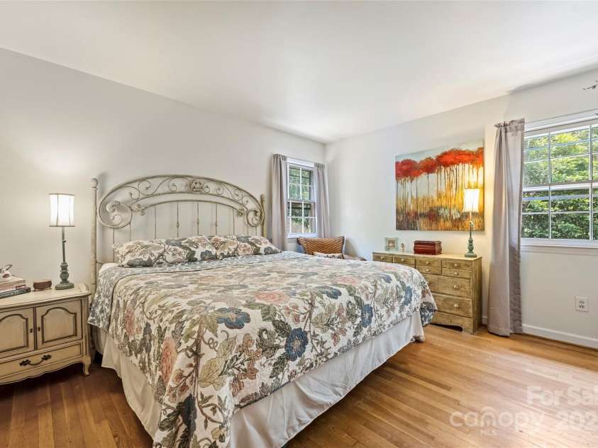 6434 Sardis Road, Charlotte, NC 28270.  MLS# CAR4267166, YatesRealty ID 20464. 