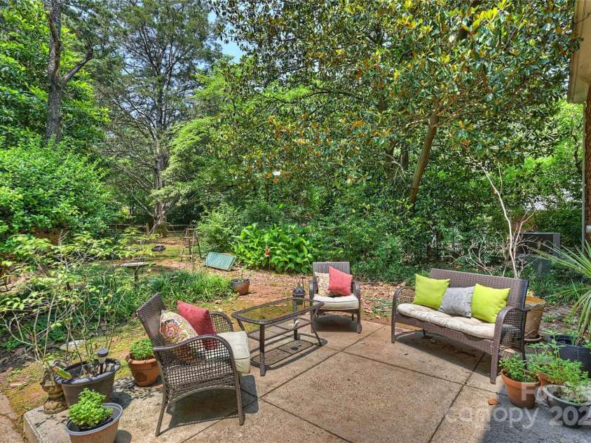 6434 Sardis Road, Charlotte, NC 28270.  MLS# CAR4267166, YatesRealty ID 20464. 