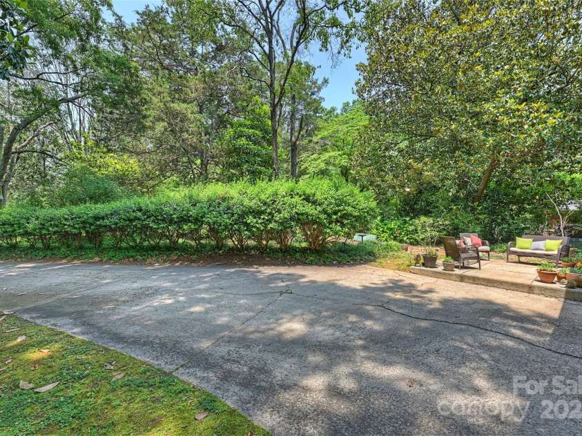 6434 Sardis Road, Charlotte, NC 28270.  MLS# CAR4267166, YatesRealty ID 20464. 