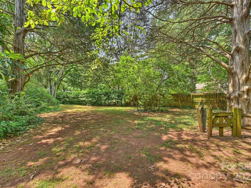 6434 Sardis Road, Charlotte, NC 28270.  MLS# CAR4267166, YatesRealty ID 20464. 