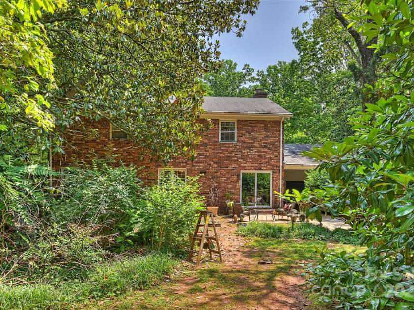 6434 Sardis Road, Charlotte, NC 28270.  MLS# CAR4267166, YatesRealty ID 20464. 