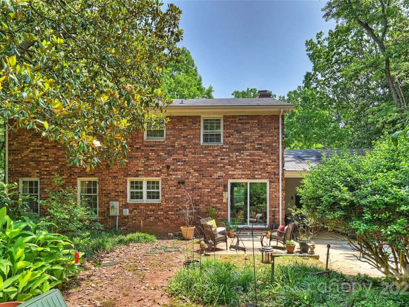 6434 Sardis Road, Charlotte, NC 28270.  MLS# CAR4267166, YatesRealty ID 20464. 